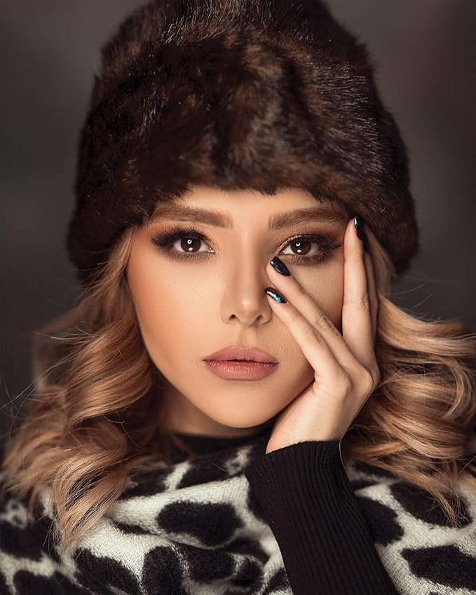 French Girl Le Lip Tint - Moisturizing & Hydrating Lip Balm for Sheer, Buildable Coverage & Shine, Clean Formula, Organic Ingredients, Vegan & Cruelty-Free