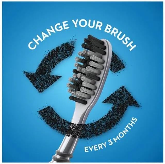 Oral-B Cavity Defence Deep Clean + Whitening Toothbrush with Charcoal Extract Bristles, Tongue Cleaner and Hygienic Head Caps, Medium, Pack of 4