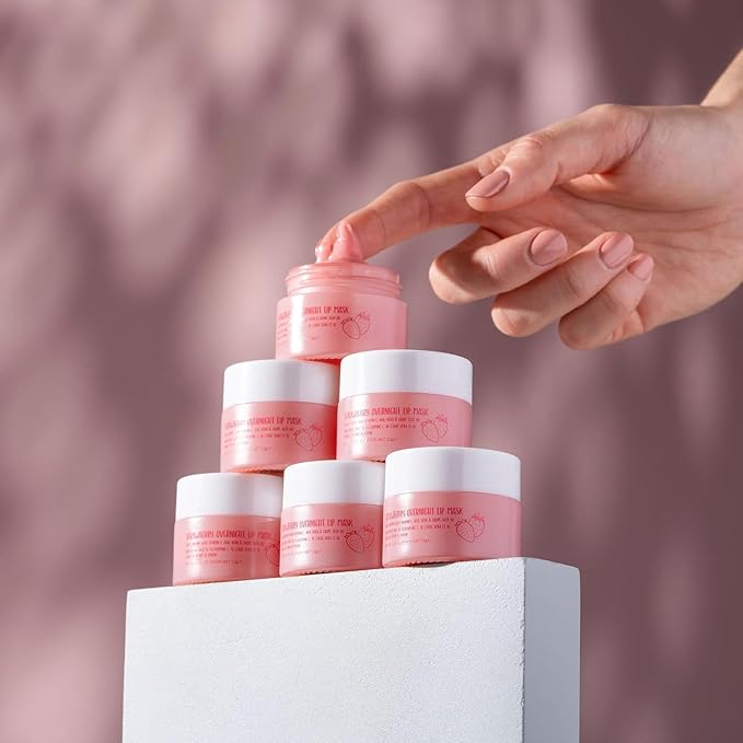 W7 Super Sweet Dreams Strawberry Lip Mask - Vitamin E, Aloe Vera and Grape Seed Oil - For Hydrated, Full Looking & Irresistible Lips - 0.67 Fl Oz