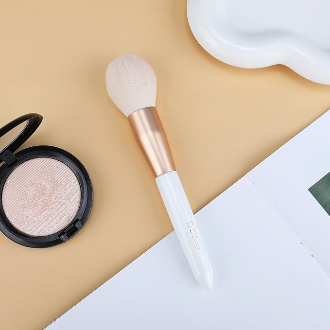 DUcare Tapered Blush Brush for Cheeks - Pointed Powder Brush for Light Application, Multi-Purpose Makeup Brushes Perfect for Highlighting, Defining, Sculpting, and Contouring