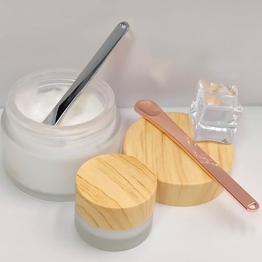 3 Pieces Alloy Makeup Spatula Eye Cream Spoon Beauty Scoop Mini Spoon Makeup Beauty Spoons Mini Cosmetic Skincare Spatula for Cream Lotions, 3.54 x 0.43 inches, Gold, Silver, Rose-Gold